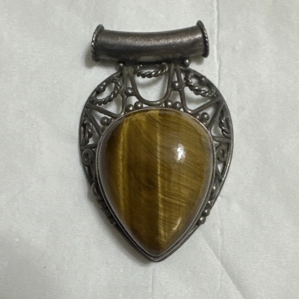 Beautiful Vintage 925 Sterling Silver Tiger's Eye Pendant